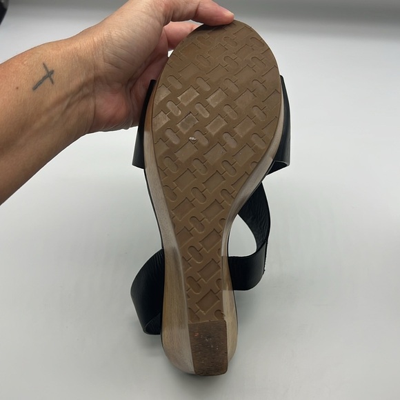 Diane Von Furstenberg - Black Leather Open Toe Wood Heeled Wedge Size 9.5 - Picture 8 of 15